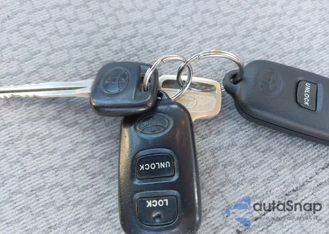 2003 Toyota Corolla Le from USA, damaged, VIN JTDBR32E532015353